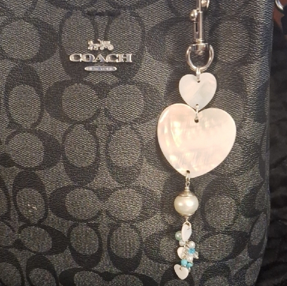 Mother Of Pearl Hearts And Beads Handbag Charm - Picture 1 of 5